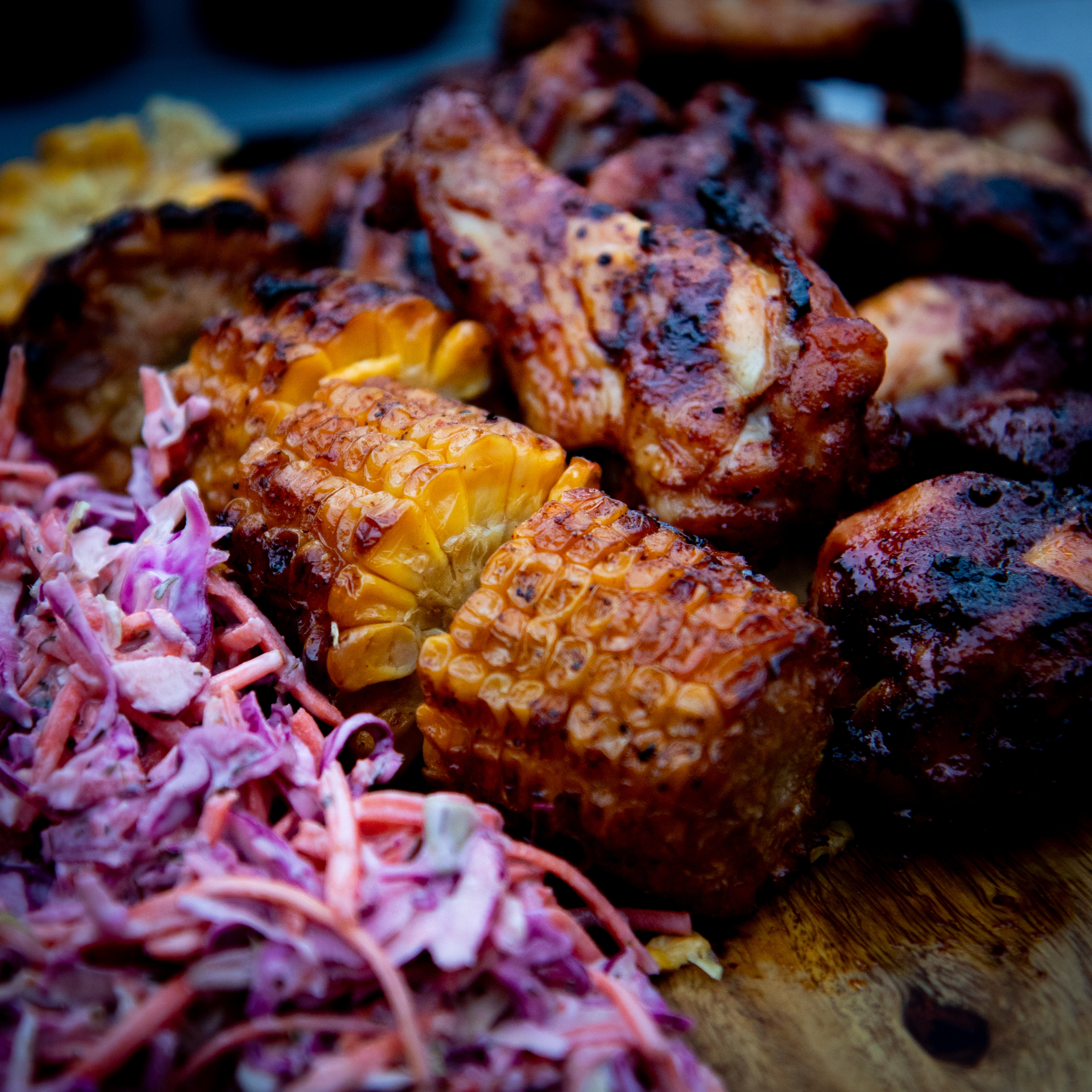 Gerookte Chicken Wings met Kosmos Q Dirty Bird & Peach Jalapeño Glaze